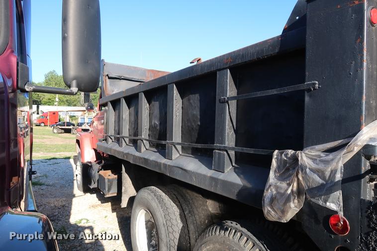 image for item DD1624 1985 Ford 8000 dump truck