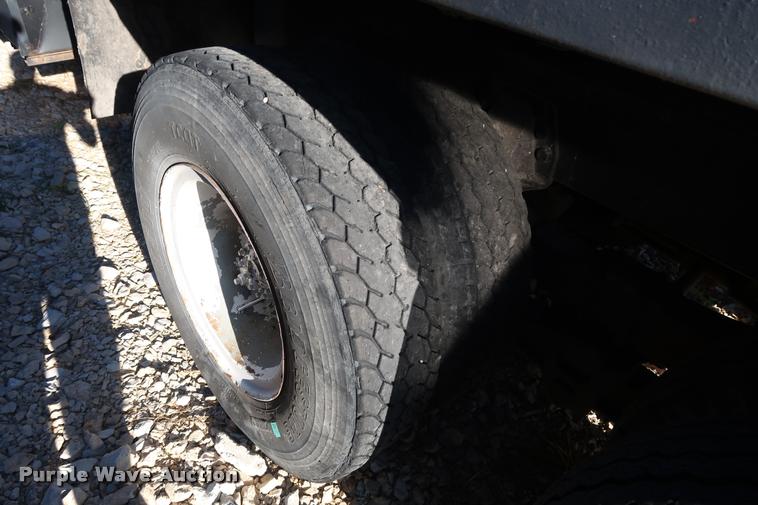 image for item DD1624 1985 Ford 8000 dump truck