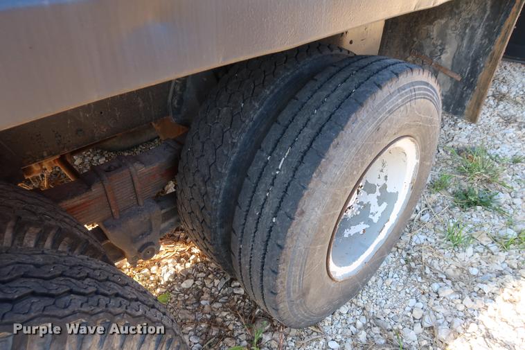 image for item DD1624 1985 Ford 8000 dump truck