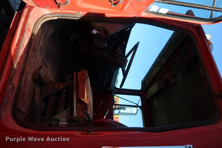image for item DD1624 1985 Ford 8000 dump truck