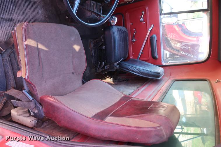 image for item DD1624 1985 Ford 8000 dump truck