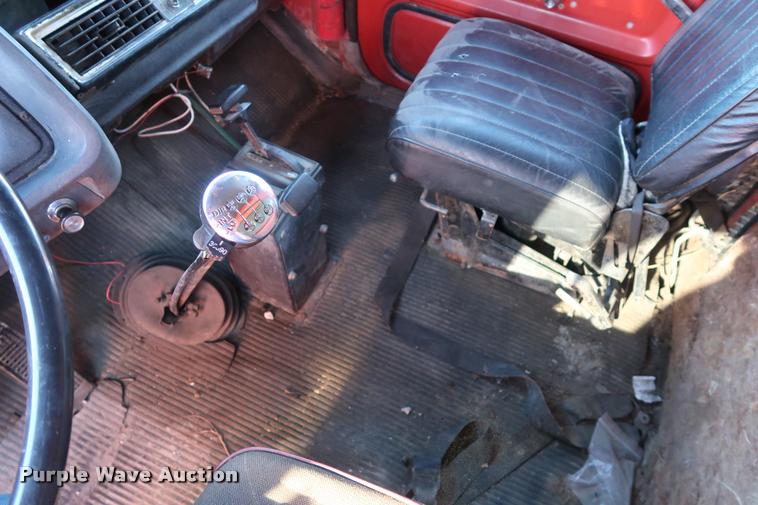 image for item DD1624 1985 Ford 8000 dump truck