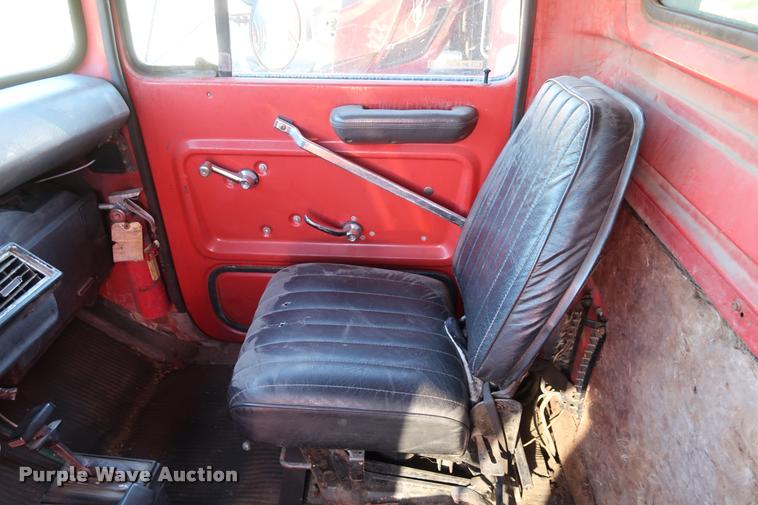 image for item DD1624 1985 Ford 8000 dump truck