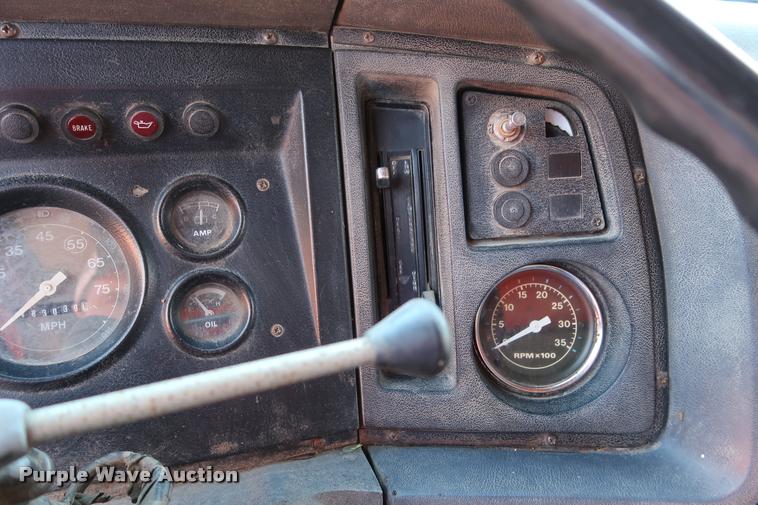 image for item DD1624 1985 Ford 8000 dump truck