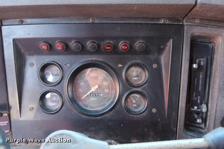 image for item DD1624 1985 Ford 8000 dump truck