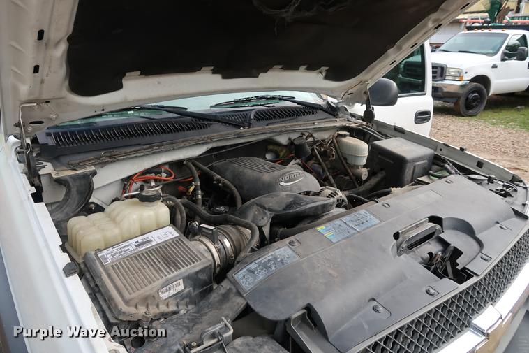 image for item DD1673 2003 Chevrolet 2500HD pickup truck