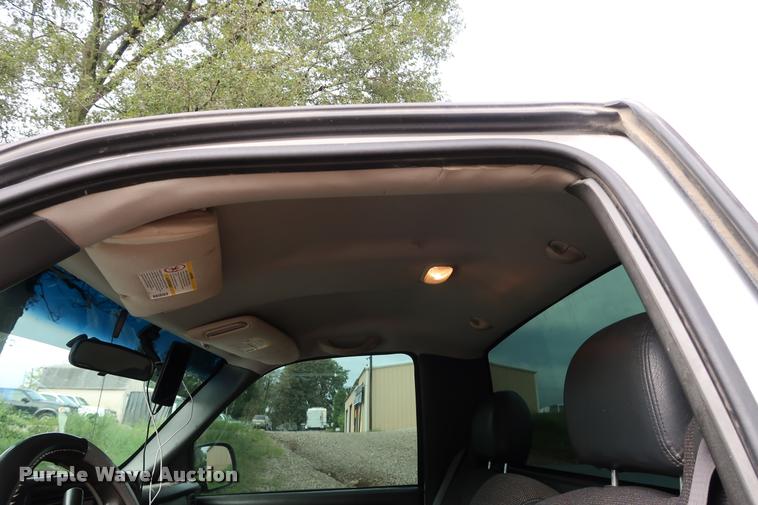 image for item DD1673 2003 Chevrolet 2500HD pickup truck