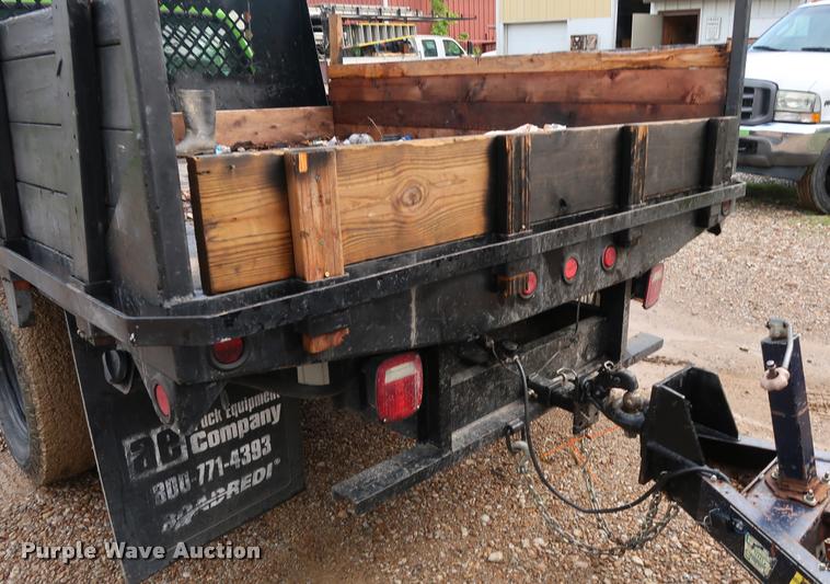 image for item DD1674 2001 Ford F350 Super Duty flatbed pickup truck