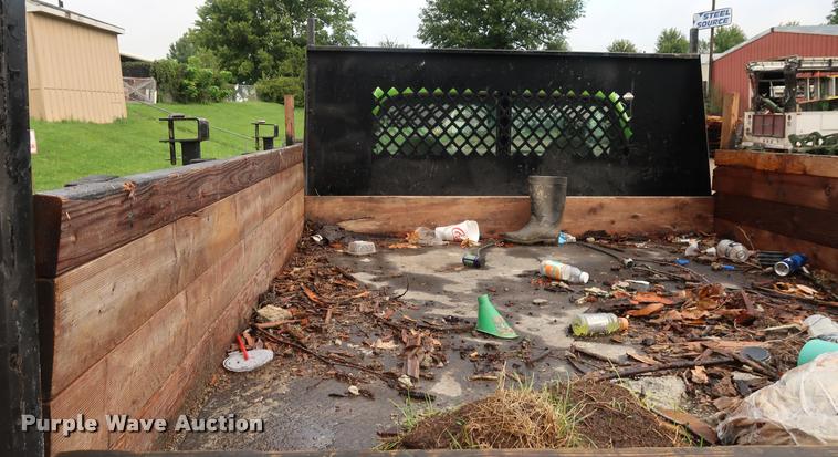 image for item DD1674 2001 Ford F350 Super Duty flatbed pickup truck