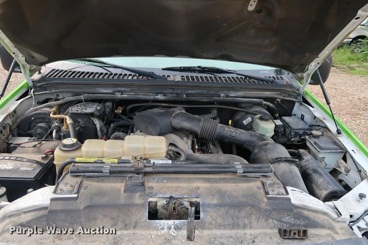 image for item DD1674 2001 Ford F350 Super Duty flatbed pickup truck