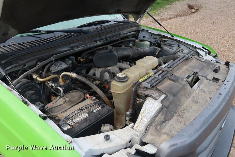 image for item DD1674 2001 Ford F350 Super Duty flatbed pickup truck