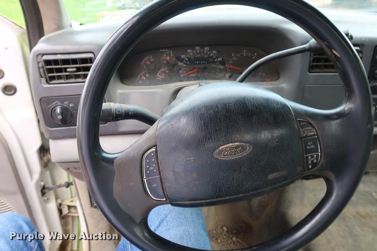 image for item DD1674 2001 Ford F350 Super Duty flatbed pickup truck