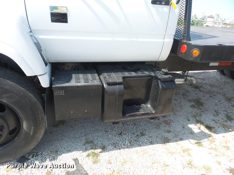 image for item DD2425 1997 GMC C7H042 flatbed pickup truck