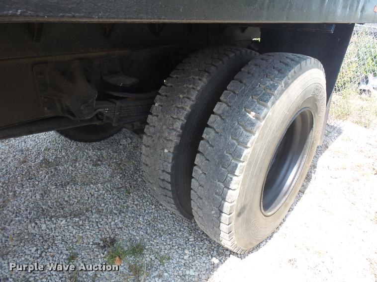 image for item DD2425 1997 GMC C7H042 flatbed pickup truck