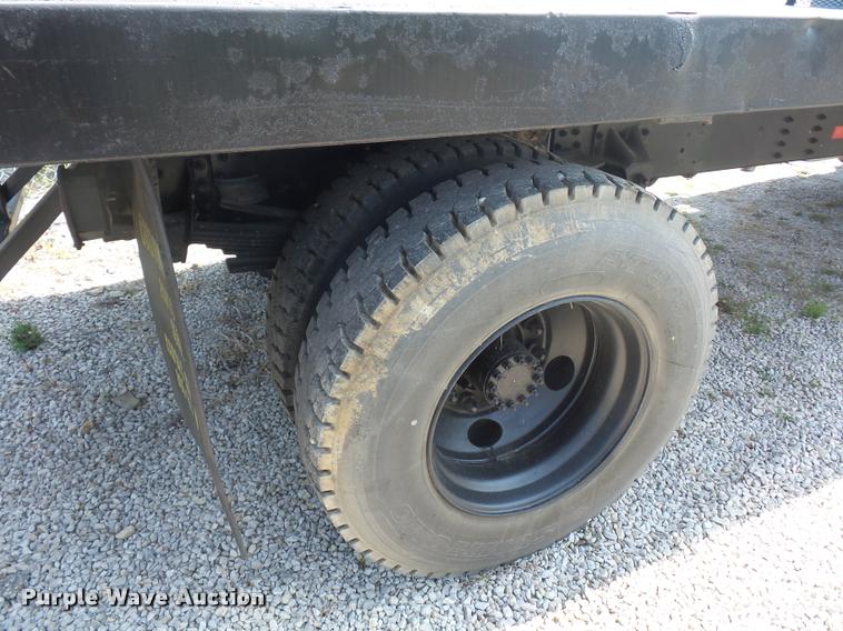 image for item DD2425 1997 GMC C7H042 flatbed pickup truck