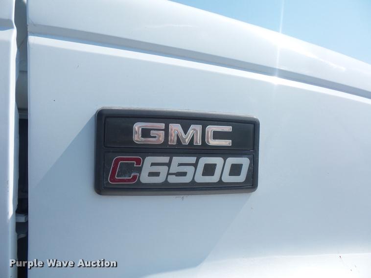 image for item DD2425 1997 GMC C7H042 flatbed pickup truck