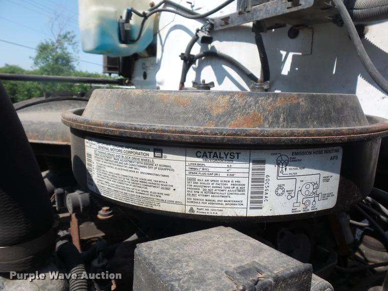 image for item DD2425 1997 GMC C7H042 flatbed pickup truck