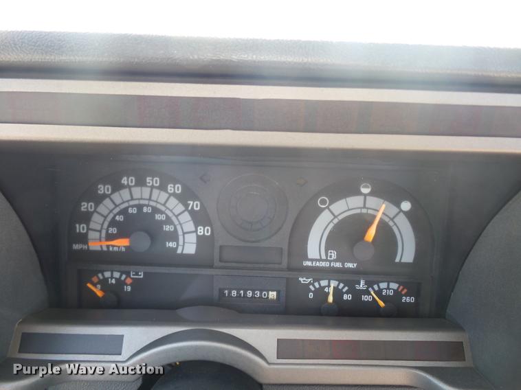 image for item DD2425 1997 GMC C7H042 flatbed pickup truck