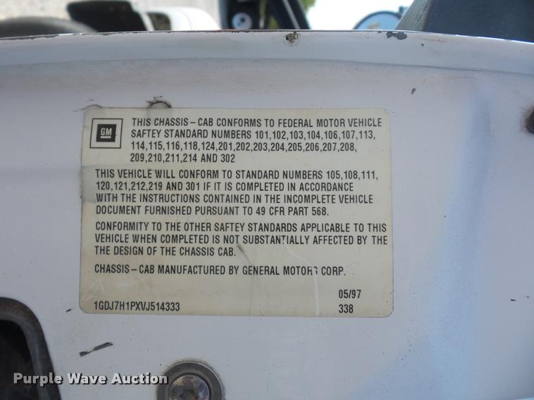 image for item DD2425 1997 GMC C7H042 flatbed pickup truck