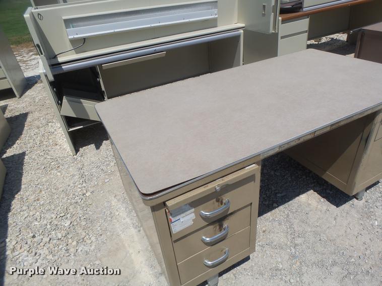 image for item DF9334 Office furniture