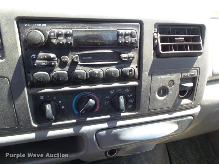 image for item DH9377 2001 Ford F350 Super Duty flatbed pickup truck