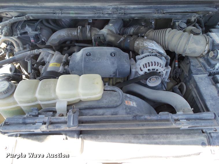 image for item DH9377 2001 Ford F350 Super Duty flatbed pickup truck