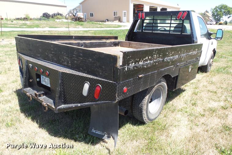 image for item DH9378 2004 Ford F350 Super Duty flatbed pickup truck