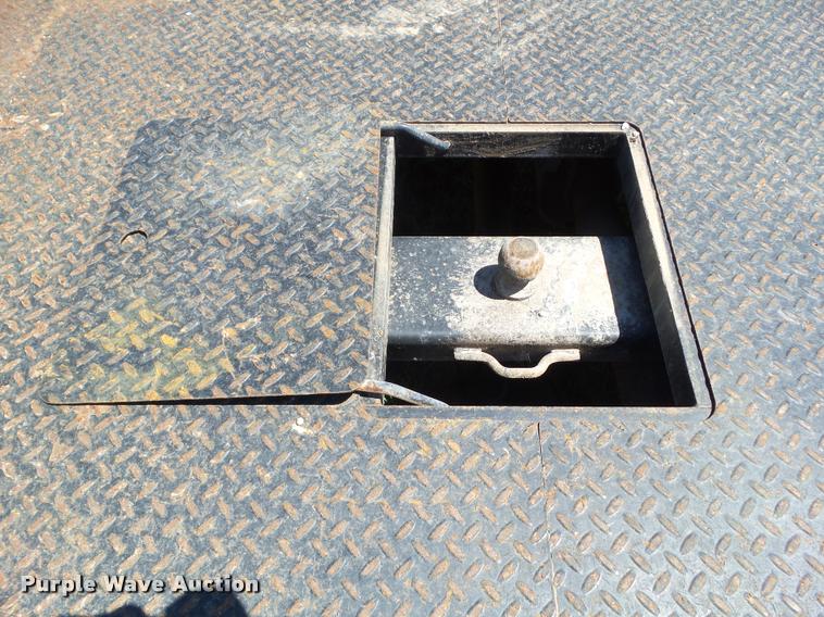 image for item DH9378 2004 Ford F350 Super Duty flatbed pickup truck