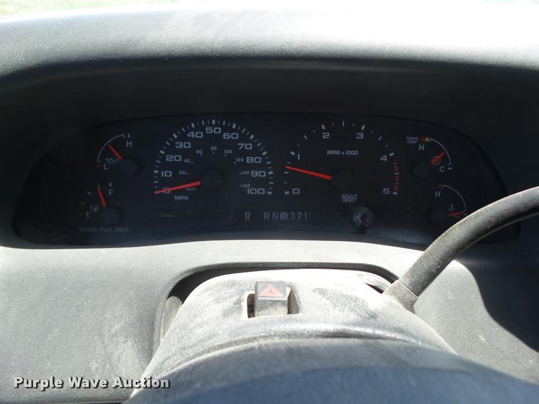 image for item DH9378 2004 Ford F350 Super Duty flatbed pickup truck