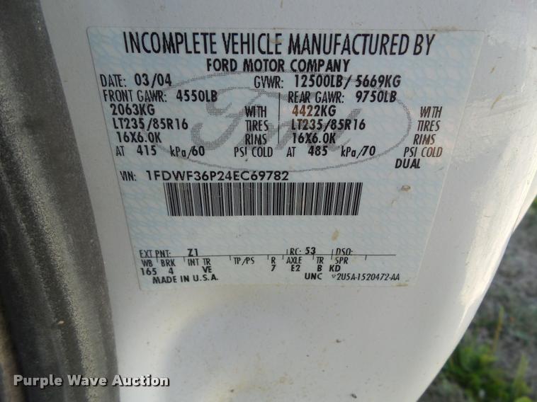 image for item DH9378 2004 Ford F350 Super Duty flatbed pickup truck