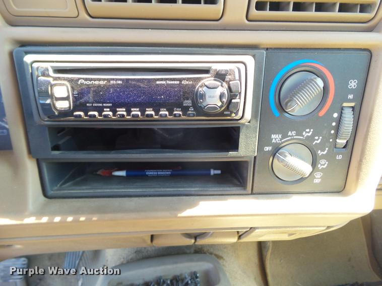 image for item DH9379 1996 Chevrolet S10 pickup truck