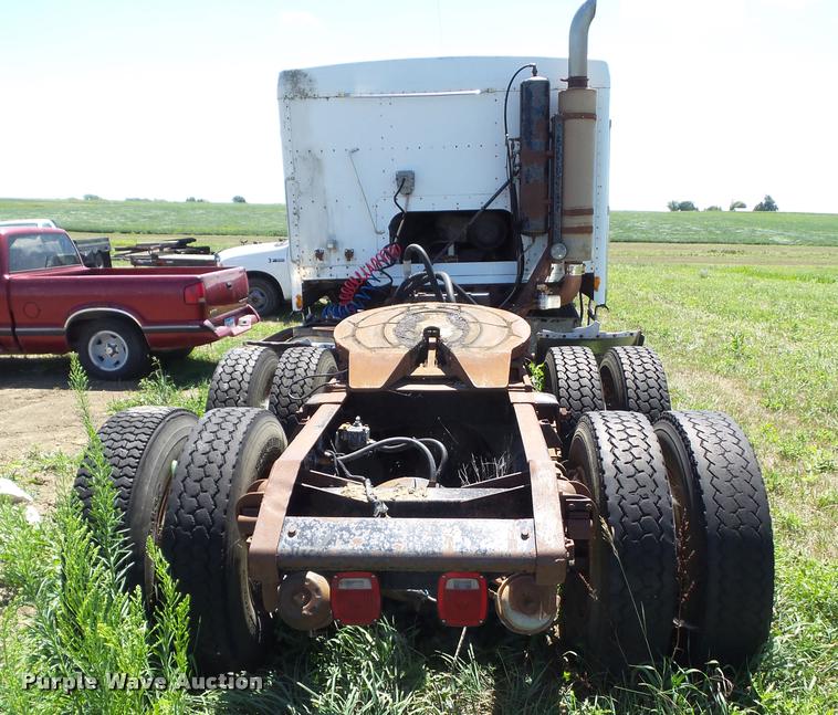 image for item DH9380 1986 Kenworth K100E semi truck