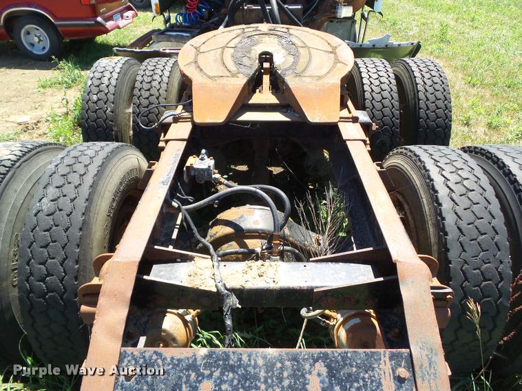 image for item DH9380 1986 Kenworth K100E semi truck