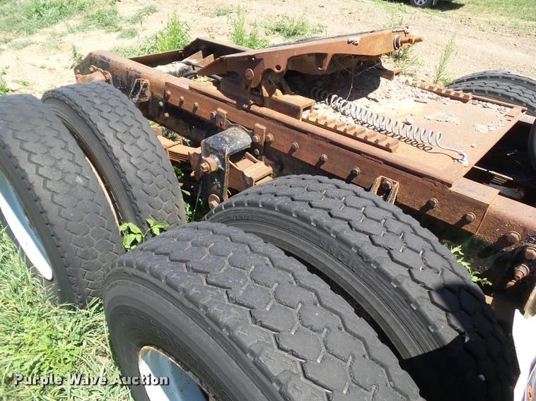 image for item DH9380 1986 Kenworth K100E semi truck