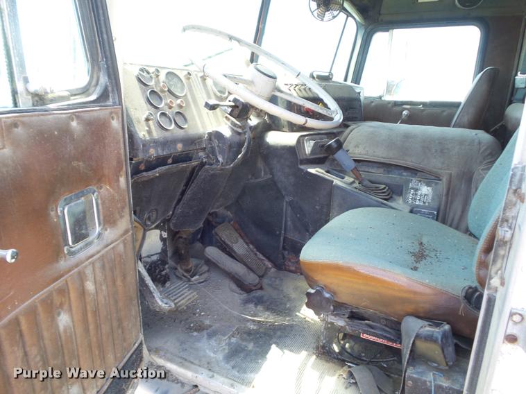 image for item DH9380 1986 Kenworth K100E semi truck