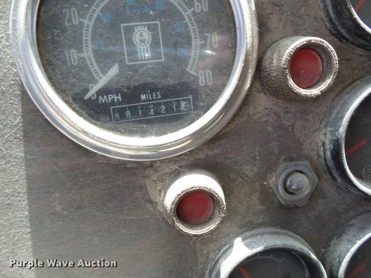 image for item DH9380 1986 Kenworth K100E semi truck