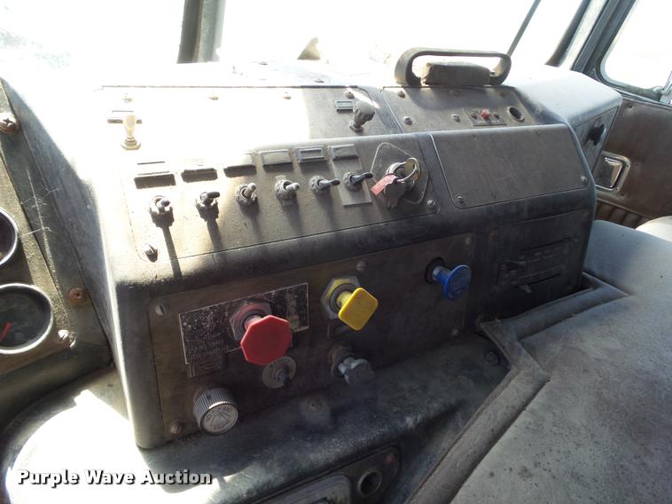 image for item DH9380 1986 Kenworth K100E semi truck