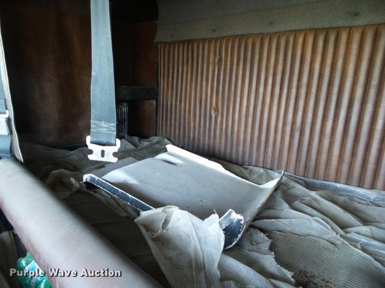 image for item DH9380 1986 Kenworth K100E semi truck