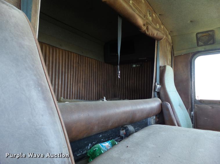 image for item DH9380 1986 Kenworth K100E semi truck