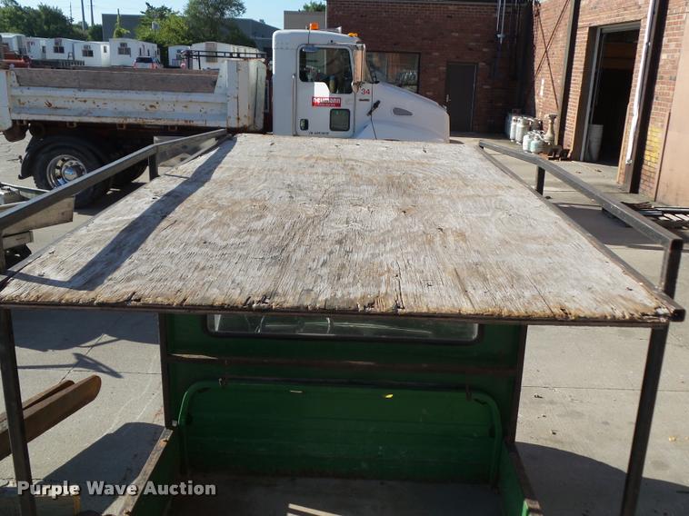 image for item DH9423 John Deere 6X4 Gator utility vehicle