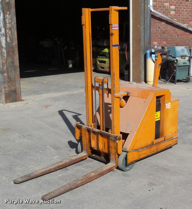 image for item DH9426 Blue Giant LT64W20 forklift