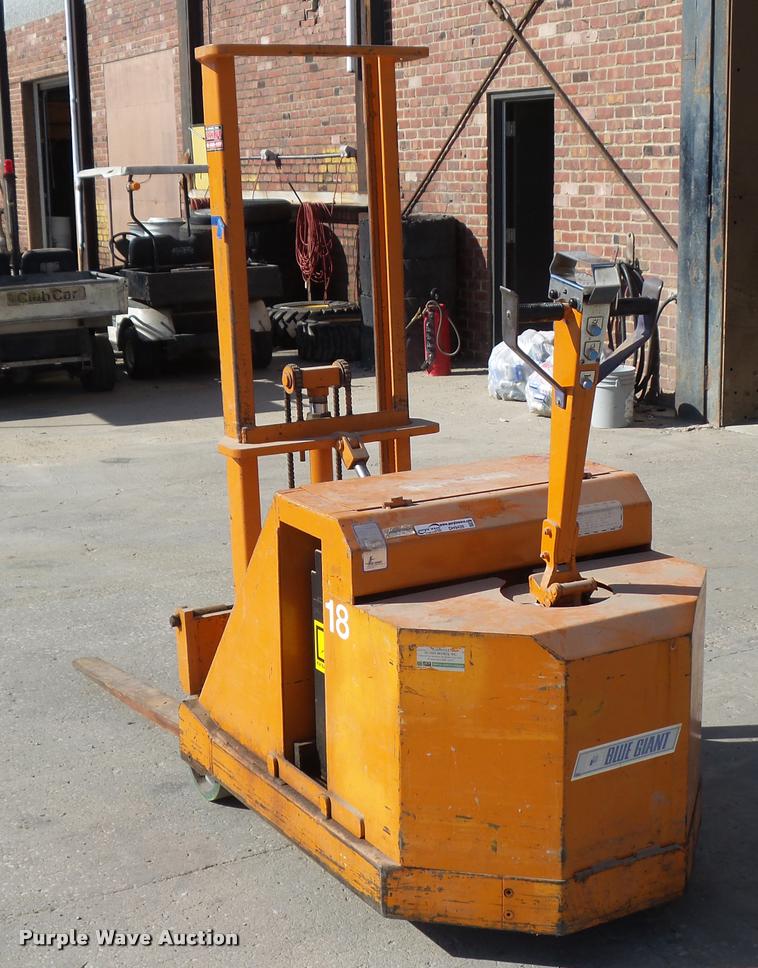 image for item DH9426 Blue Giant LT64W20 forklift