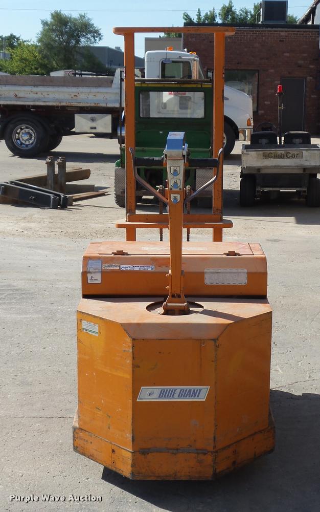 image for item DH9426 Blue Giant LT64W20 forklift