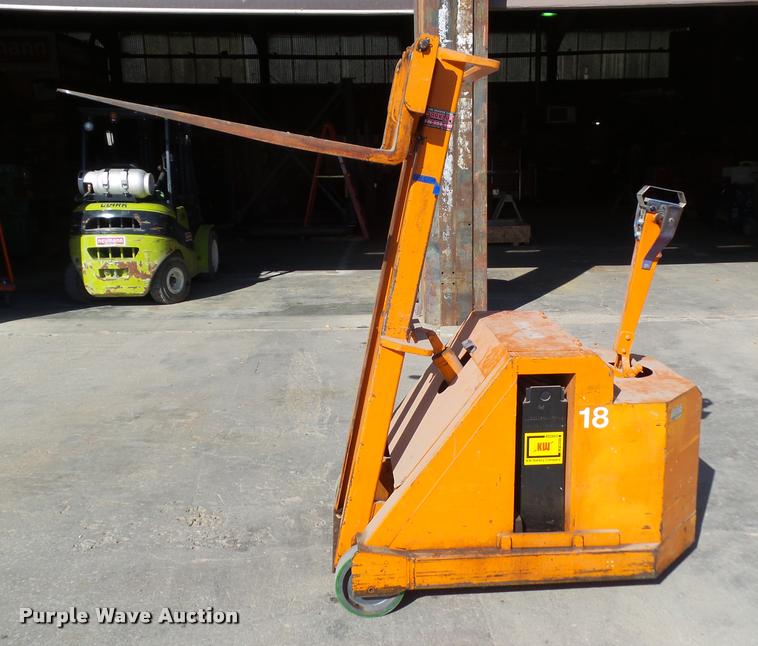 Blue Giant LT64W20 forklift in Des Moines, IA Item DH9426 sold
