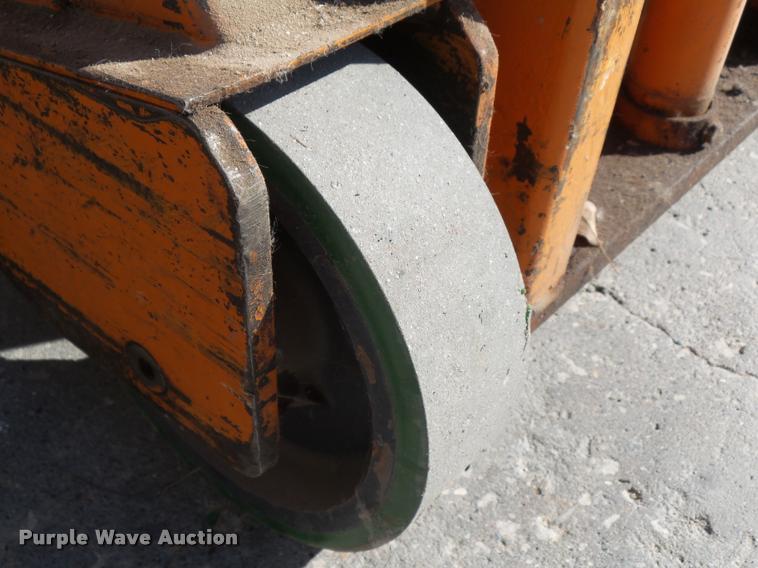 image for item DH9426 Blue Giant LT64W20 forklift