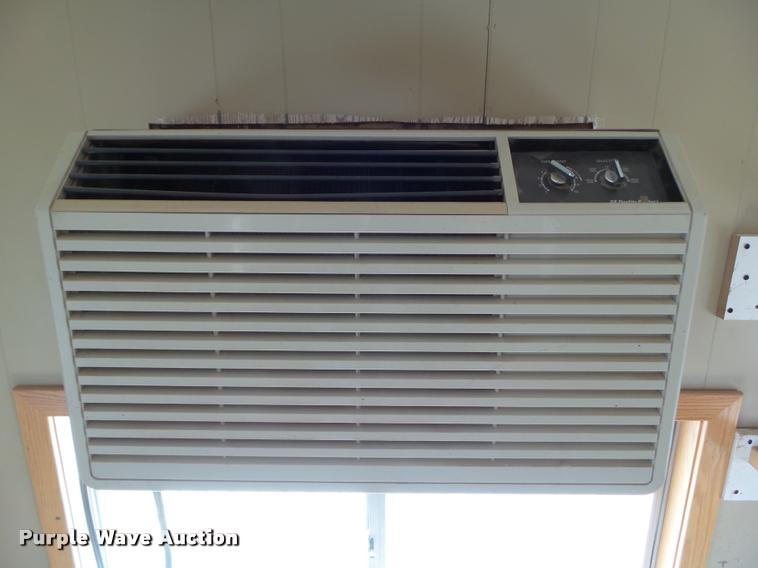 image for item DH9433 1991 MFEI MF1036 job site office trailer