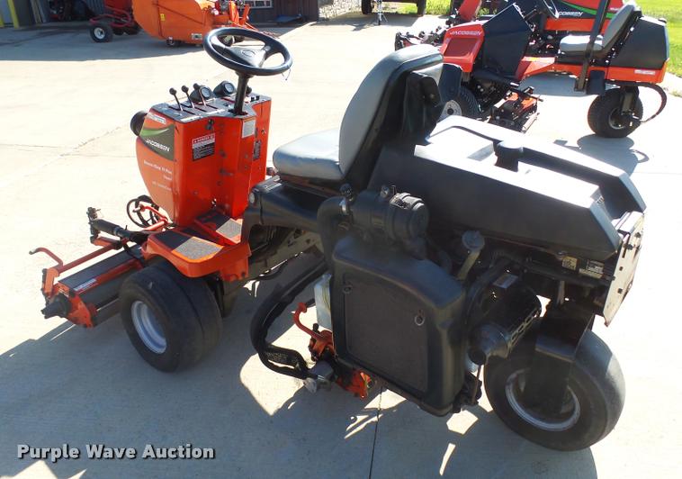image for item DH9708 2006 Jacobsen Greens King lawn mower