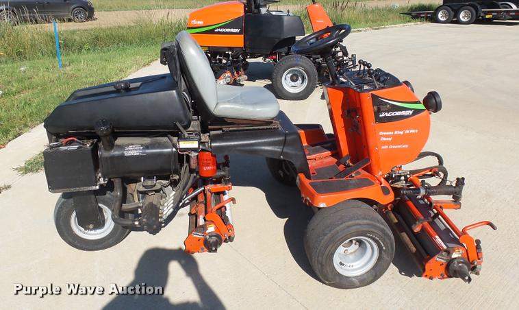 image for item DH9708 2006 Jacobsen Greens King lawn mower