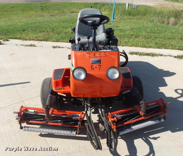 image for item DH9708 2006 Jacobsen Greens King lawn mower