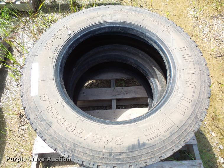 image for item DK9285 (4) tires